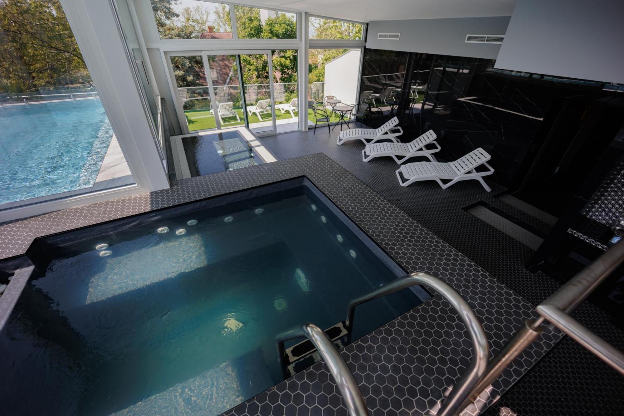 Villa Bauhaus Labi Garden Wellness Apartman Siofok Ngoại thất bức ảnh