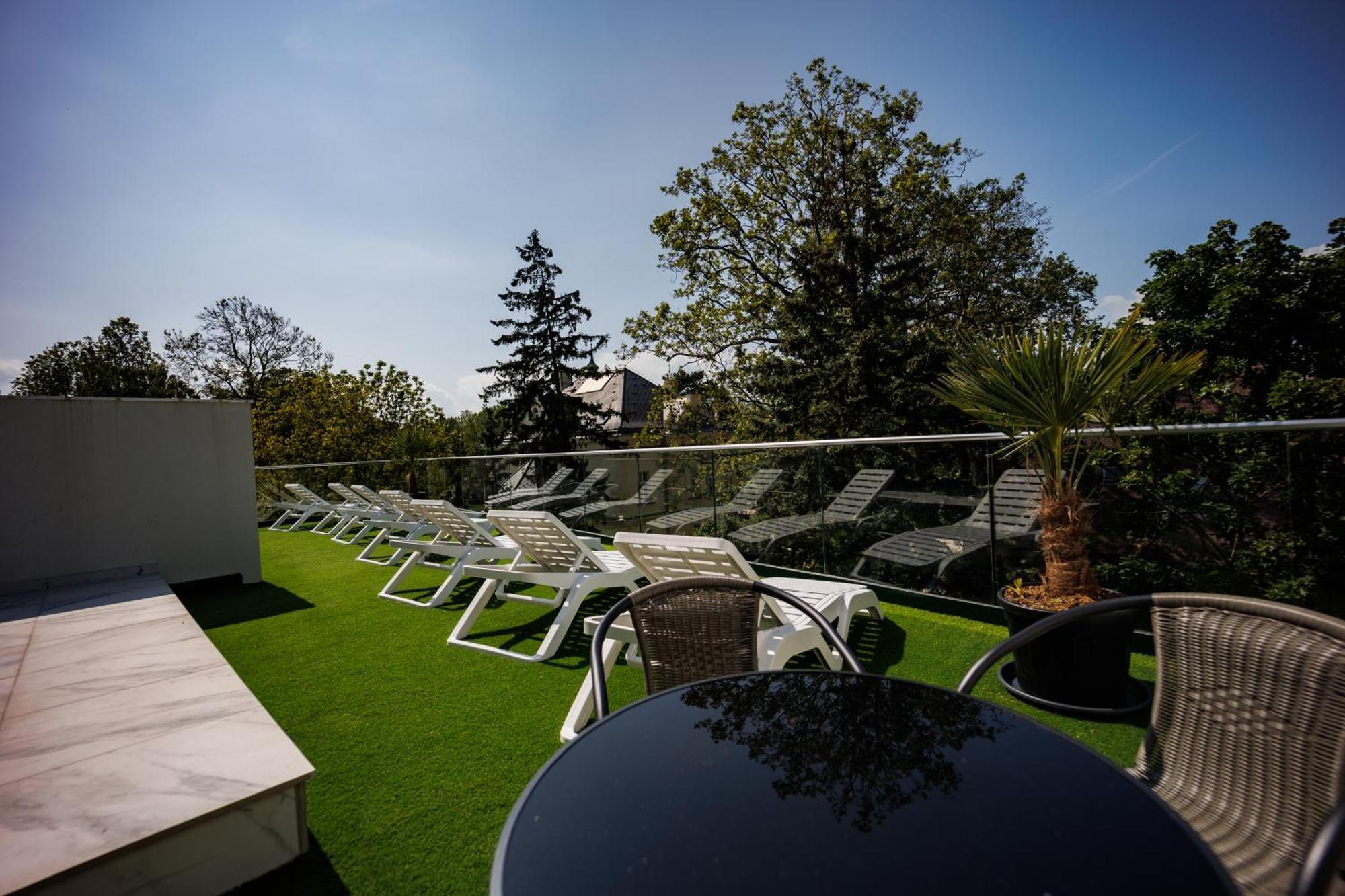 Villa Bauhaus Labi Garden Wellness Apartman Siofok Ngoại thất bức ảnh